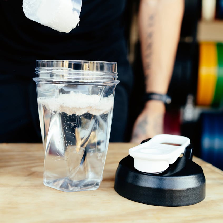 Yonder™ 20oz (591 ML) Shaker Bottle  WITH HELIMIX® TECHNOLOGY
