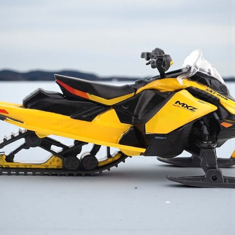 BRP 1:32 Scale Diecast Replica – Ski-Doo MXZ Blizzard + MXZ 120cc