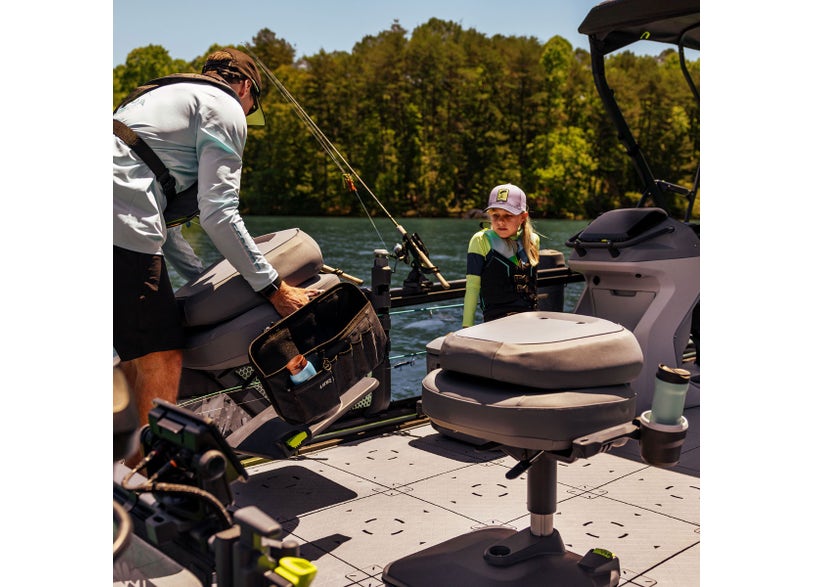 Quick-Attach Fishing Pedestal Seat for Switch Pontoon